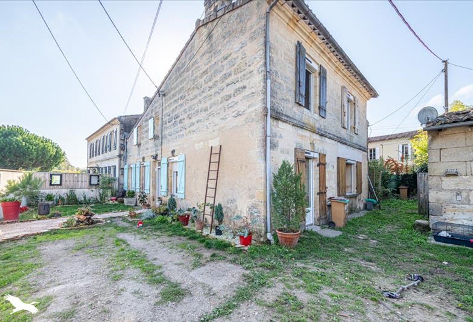 Maison en pierre de 4 pièces principales — photo 1