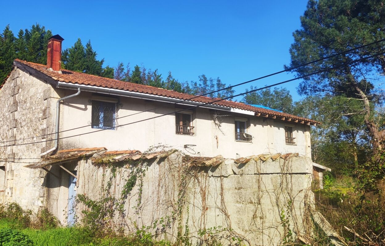 maison 5 pièces 300 m2 à vendre à Saugon (33920)