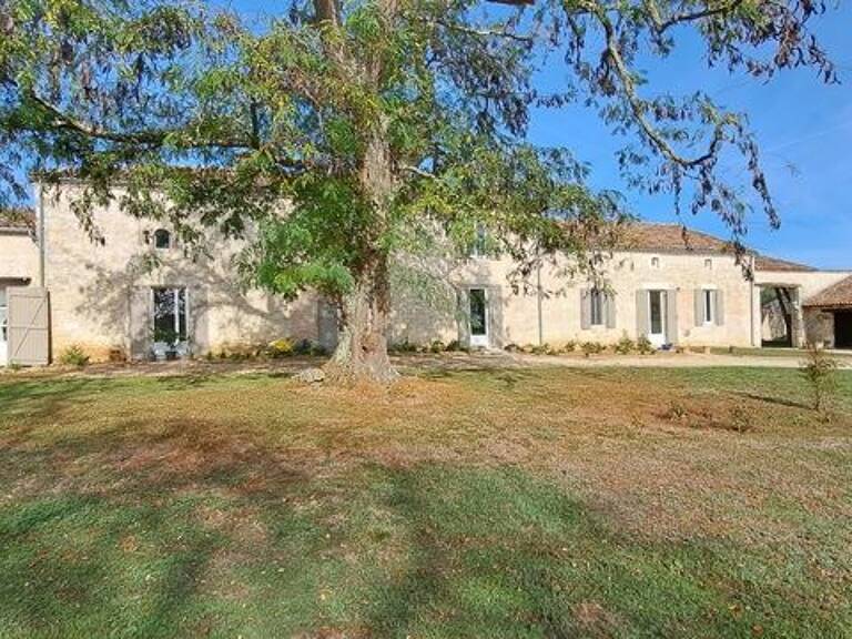 Maison en pierre de 10 pièces principales — photo 1
