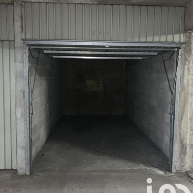 Parking 11 m²