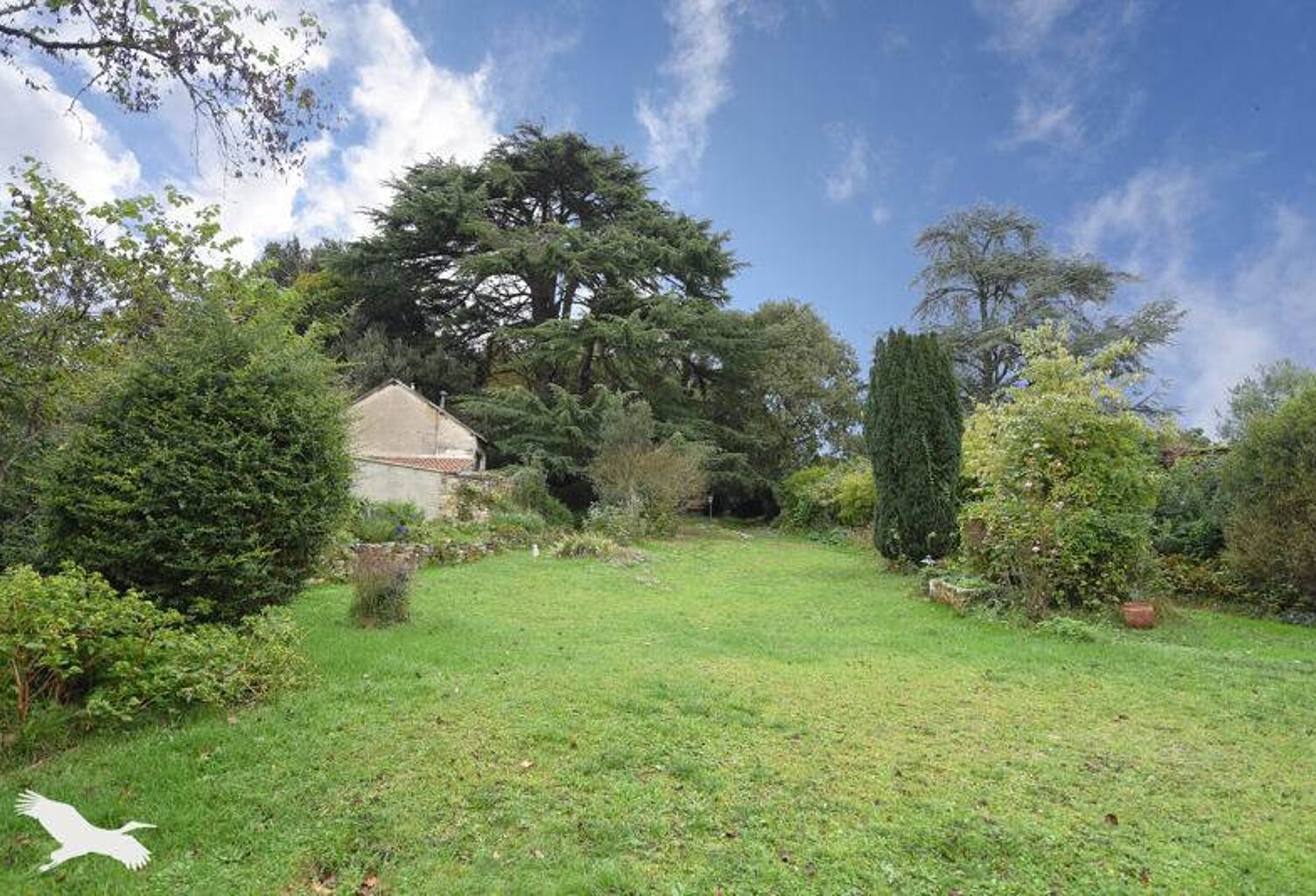 Maison en pierre de 8 pièces principales — photo 1