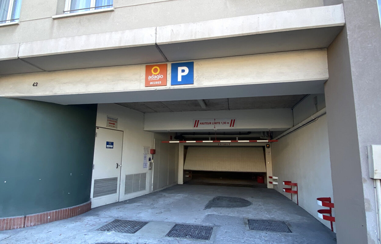 garage  pièces 12 m2 à vendre à Nice (06300)