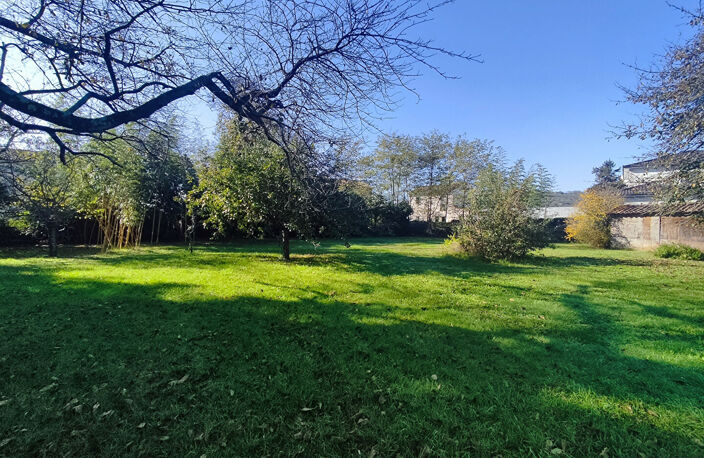 terrain constructible de 1567 m² — photo 2