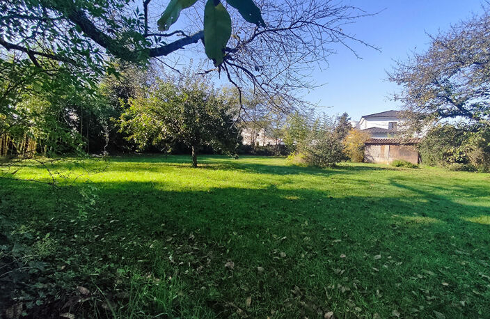 terrain constructible de 1567 m² — photo 4