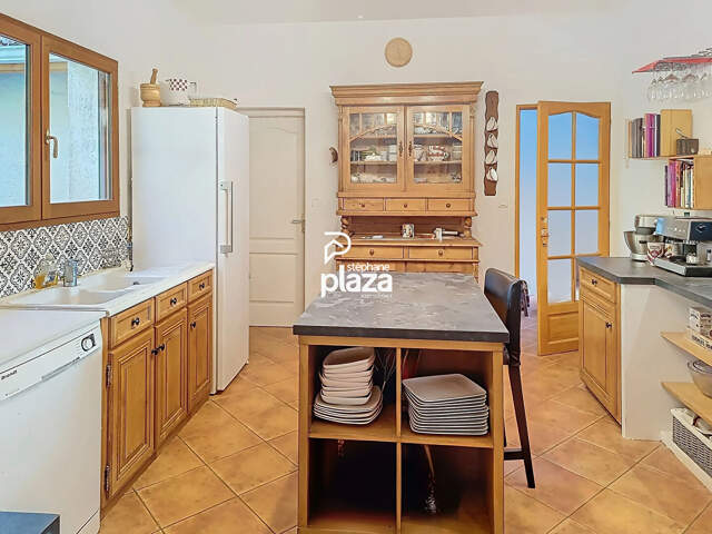 Plaza Immobilier - Fontenilles - Maison T7 - Plain pied de 186 m2 avec Garage , Piscine, Espaces naturels boisés — photo du bien