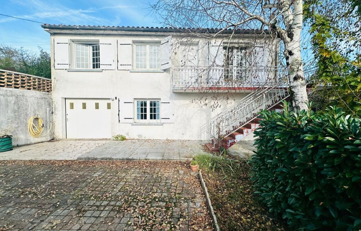 maison 5 pièces 111 m2 à vendre à Taillebourg (17350)