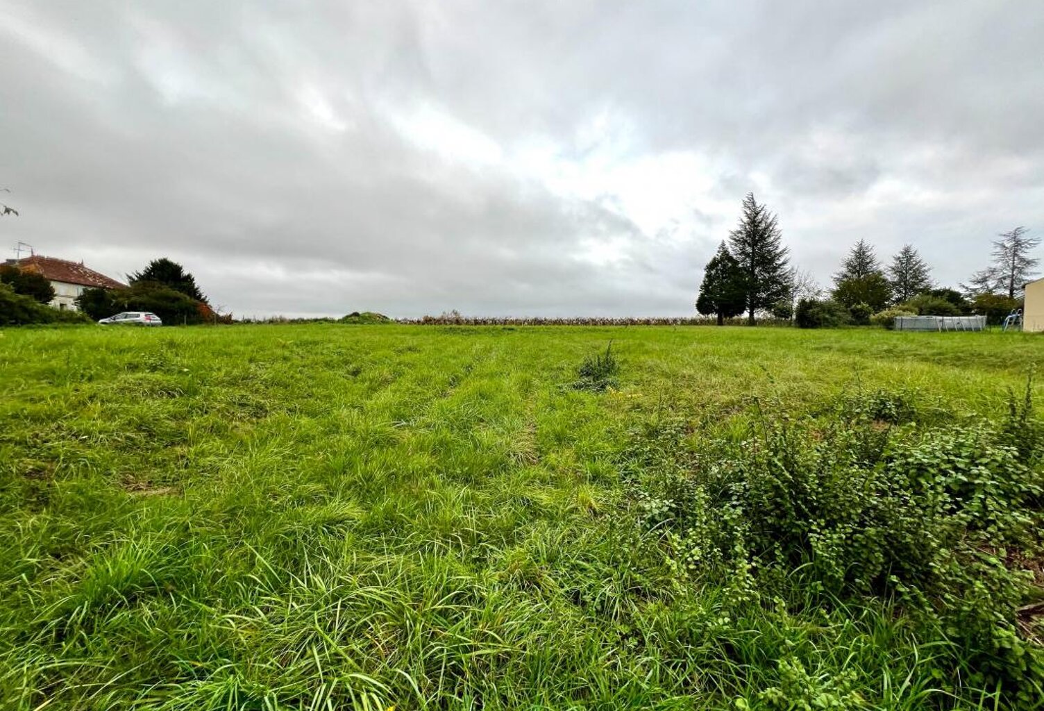 Terrain À Vendre 3 277 m2  Constructible CLION — photo 1