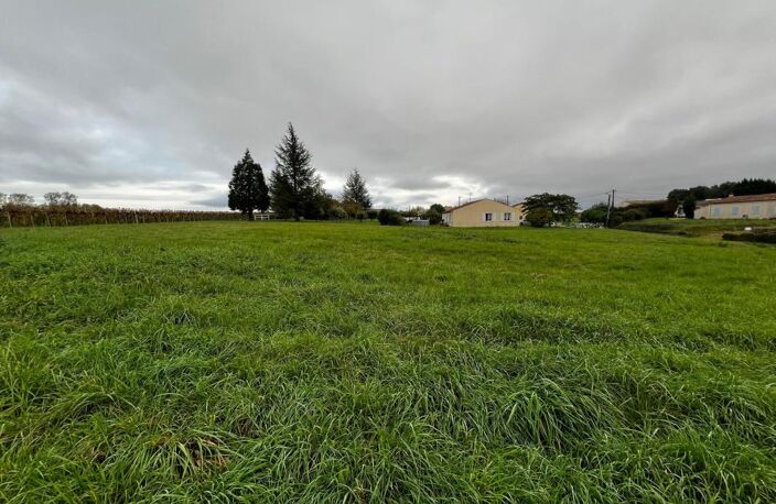 Terrain À Vendre 3 277 m2  Constructible CLION — photo 2