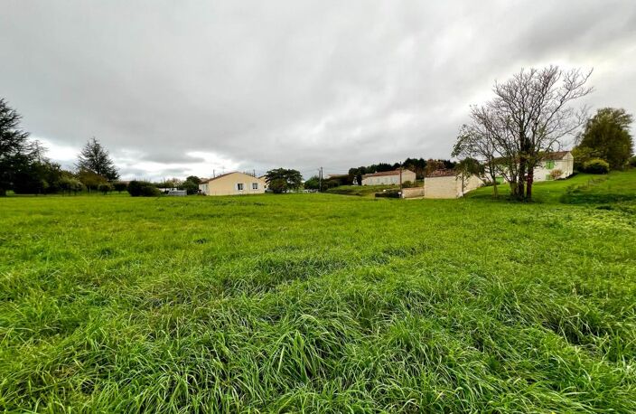 Terrain À Vendre 3 277 m2  Constructible CLION — photo 4