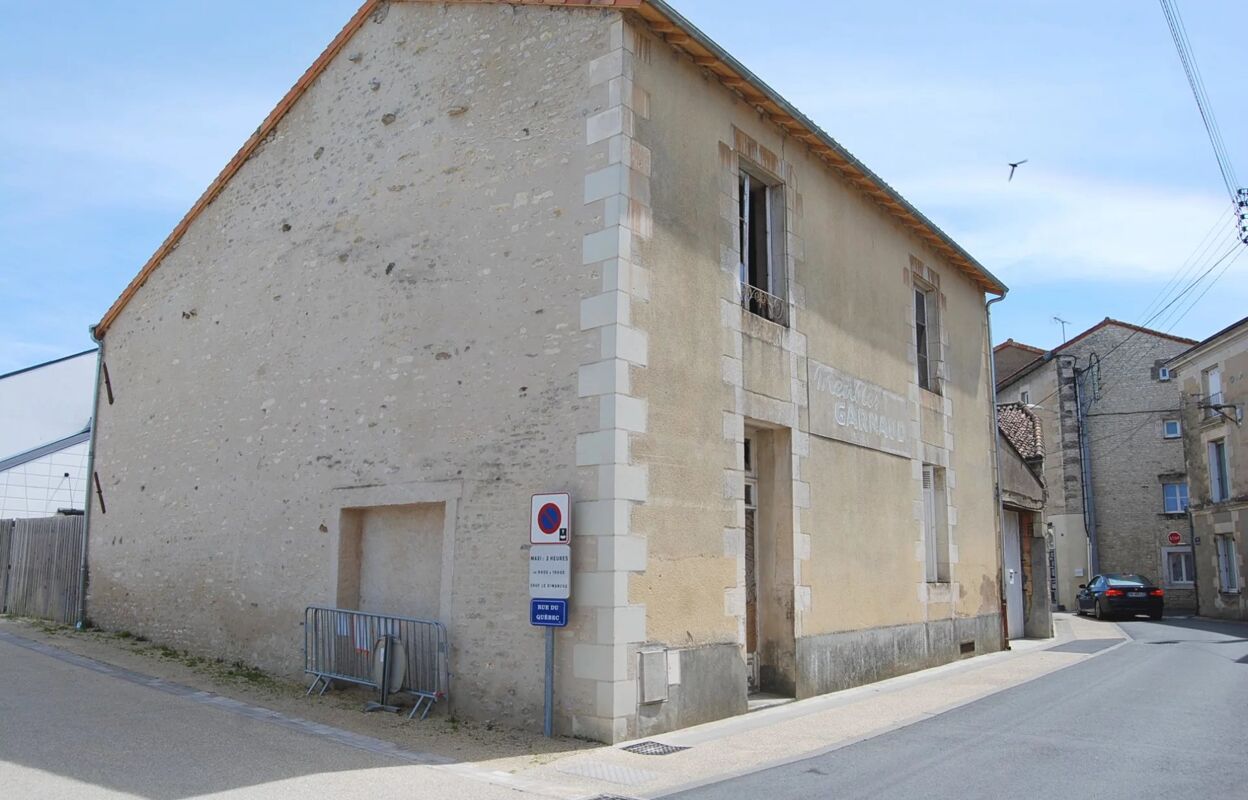 immeuble  pièces 132 m2 à vendre à Neuville-de-Poitou (86170)