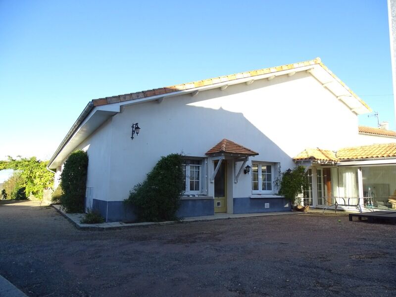 Villa / Maison 7 pièces  à vendre Rouillac 16170