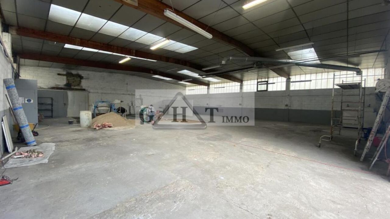 local industriel  pièces 700 m2 à vendre à Gretz-Armainvilliers (77220)