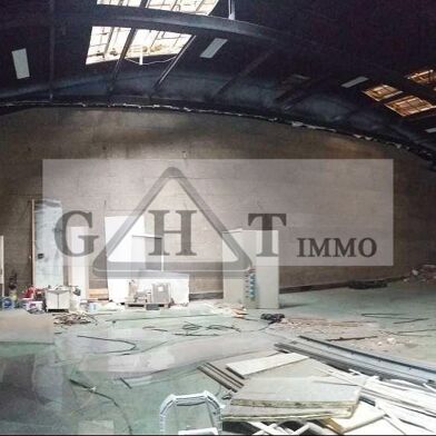 Local industriel  3300 €
