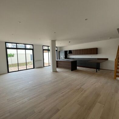 Maison 8 pièces 222 m²