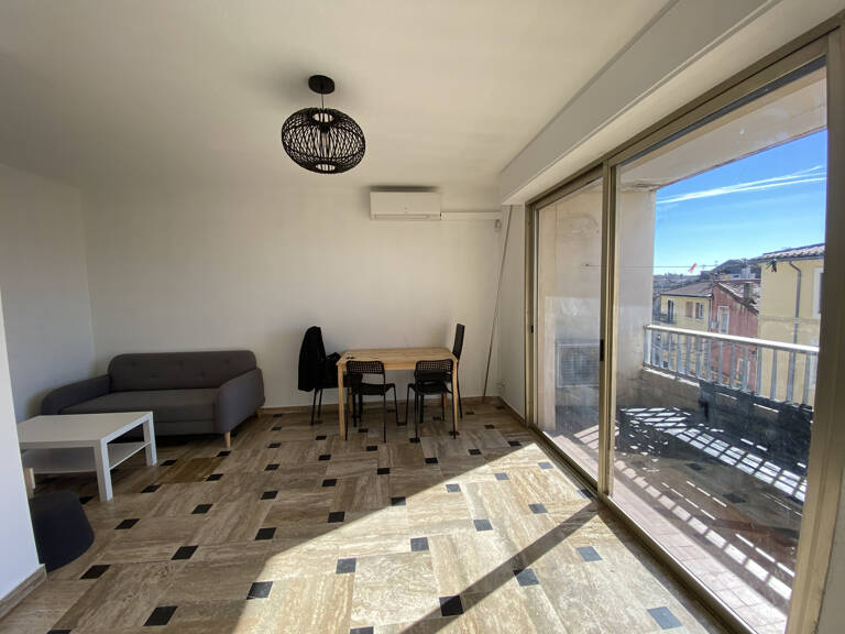 LUNEL - A LOUER - 2 PIECES MEUBLE DE 34M2 AVEC TERRASSE - 56 — photo 1