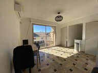 LUNEL - A LOUER - 2 PIECES MEUBLE DE 34M2 AVEC TERRASSE - 56 — photo 2