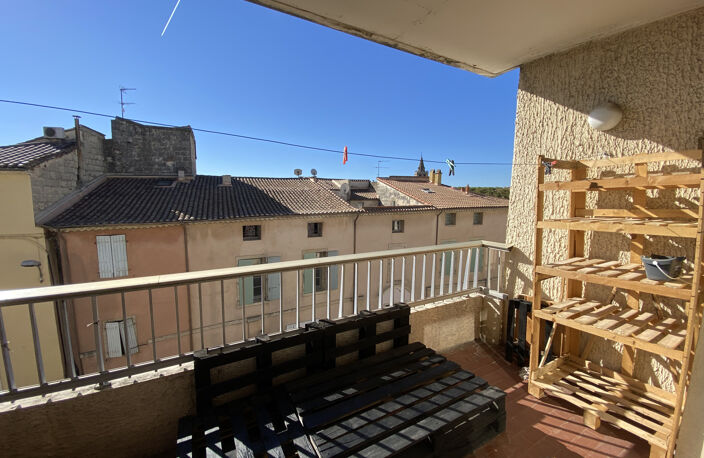 LUNEL - A LOUER - 2 PIECES MEUBLE DE 34M2 AVEC TERRASSE - 56 — photo 3