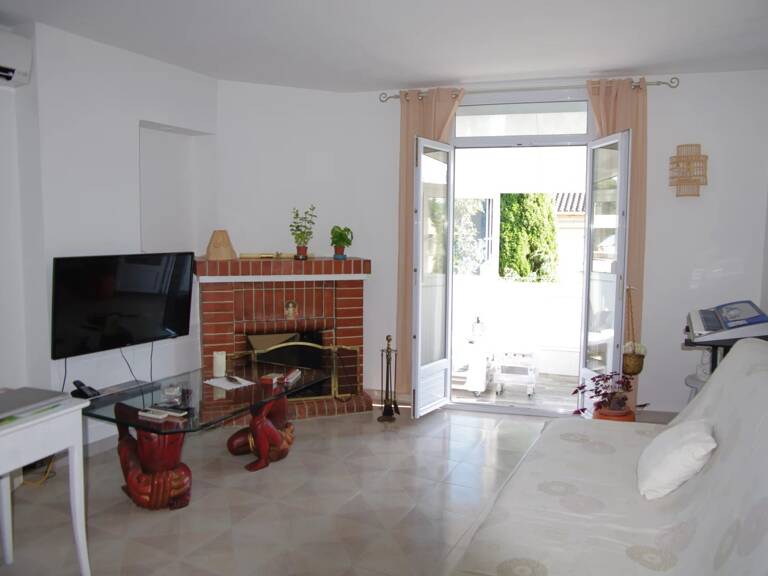 DRAGUIGNAN Centre Ville Super Appartement T3 rénové avec Loggia et cave. — photo 1