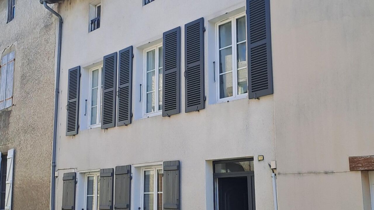 maison 4 pièces 108 m2 à vendre à Rochechouart (87600)