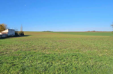 Terrain à 20 minutes au nord de SENS — photo du bien