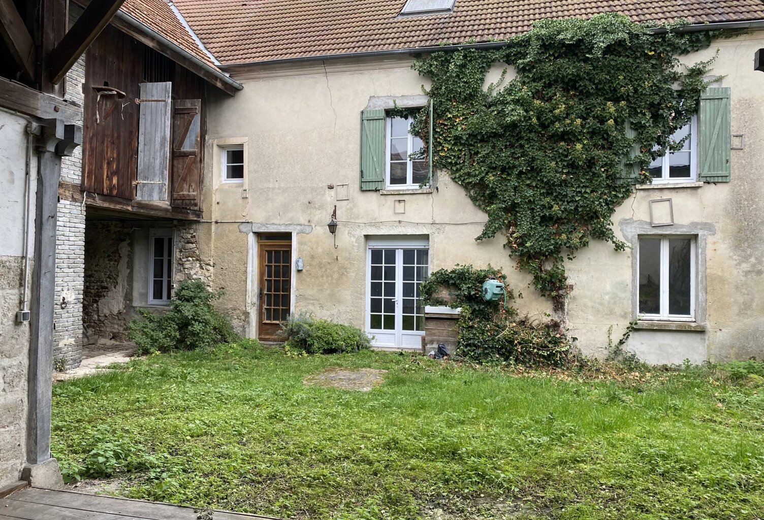 MAISON ANCIENNE A VERNEUIL — photo 1