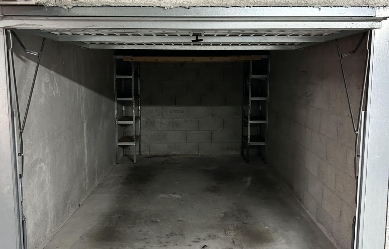 garage  pièces 15 m2 à vendre à Les Sorinières (44840)