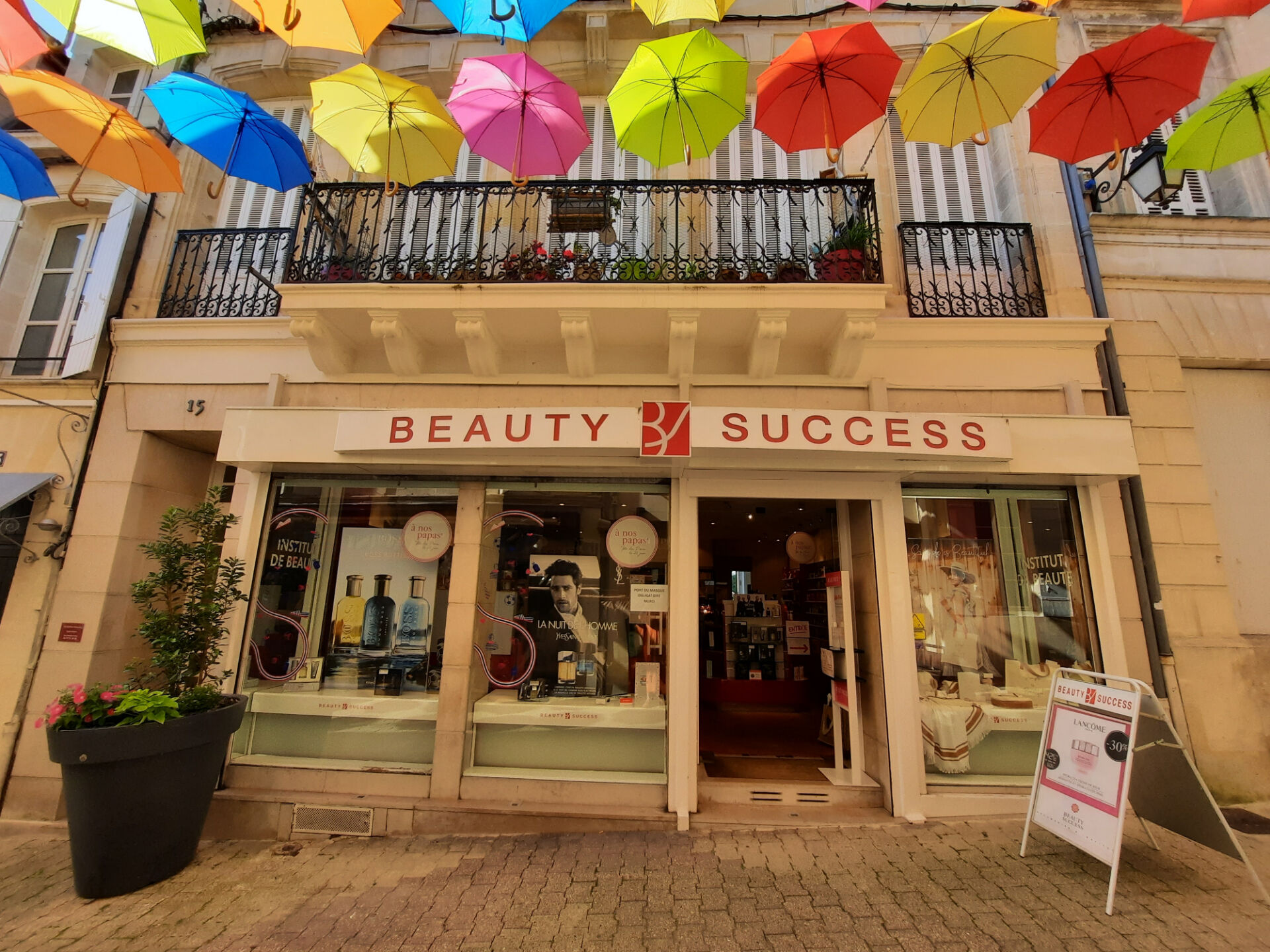 Local commercial  T5 à louer Jonzac 17500