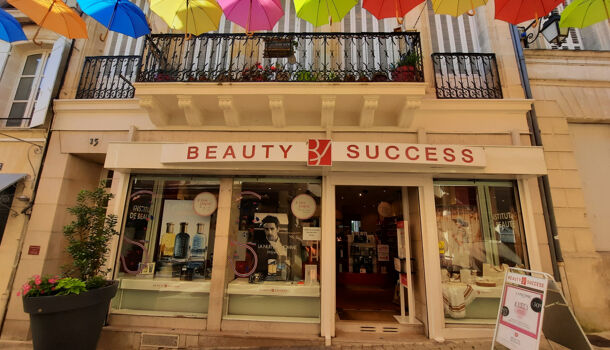 Local commercial 5 pièces  à louer Jonzac 17500