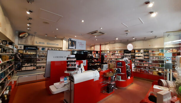 Local commercial 5 pièces  à louer Jonzac 17500