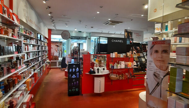 Local commercial 5 pièces  à louer Jonzac 17500