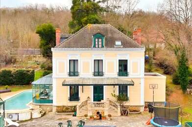 Maison 13 pièces 1086750 €