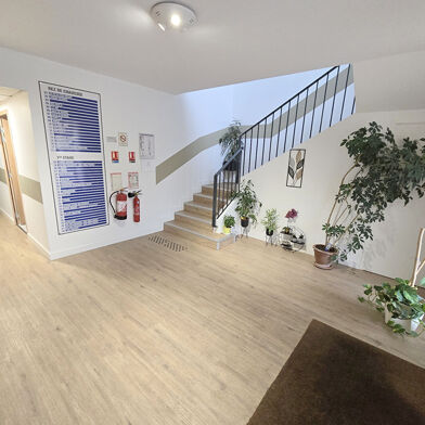 Commerce  1590000 €