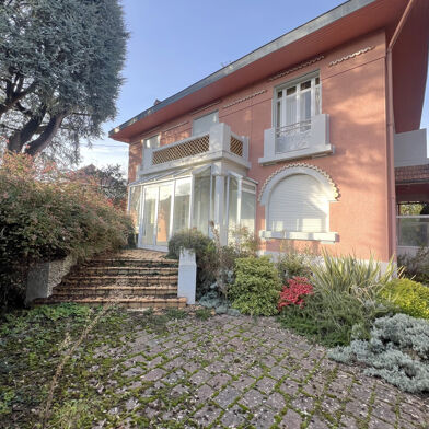 Maison 8 pièces 377600 €