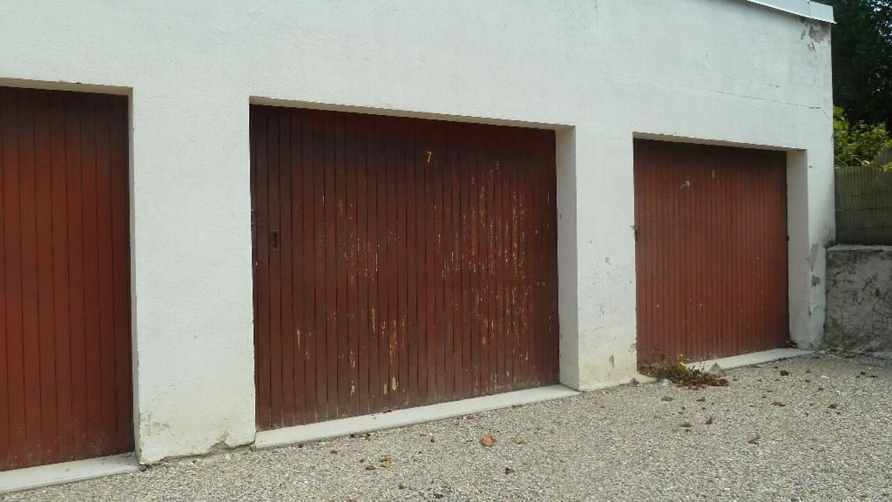 garage  pièces 15 m2 à louer à Romans-sur-Isère (26100)