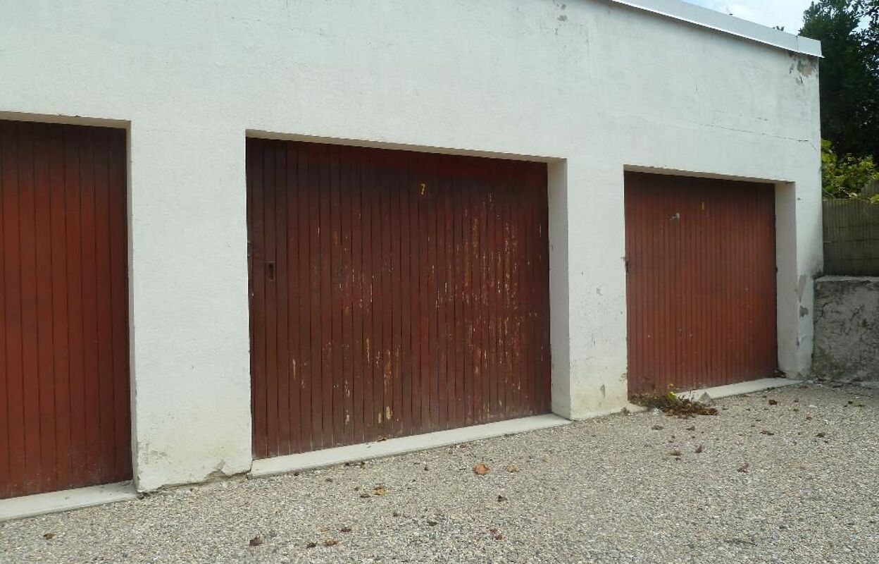 garage  pièces 15 m2 à louer à Romans-sur-Isère (26100)