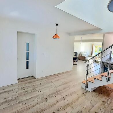 Maison 6 pièces 180 m²