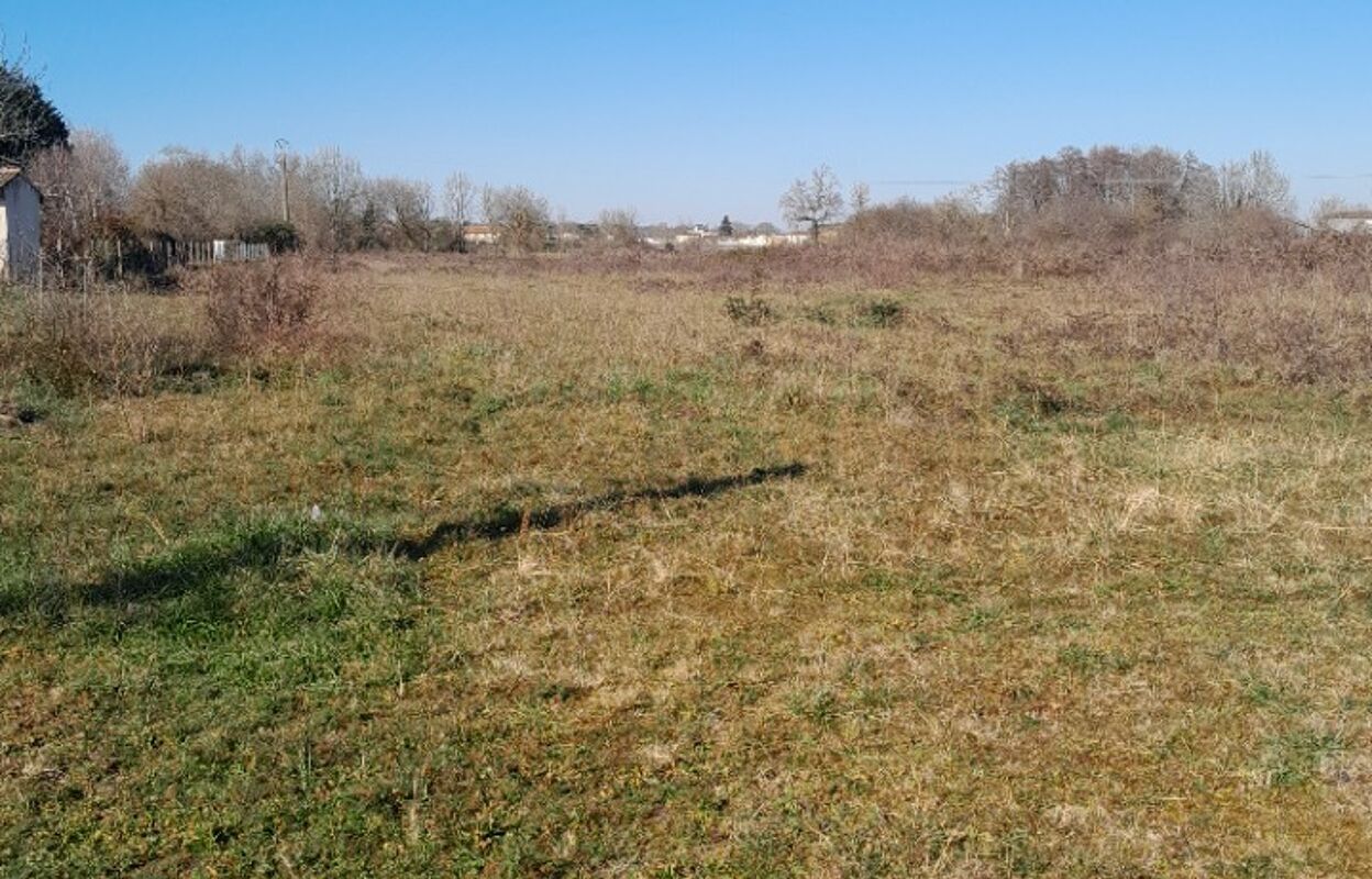 terrain  pièces 700 m2 à vendre à Gauriaguet (33240)