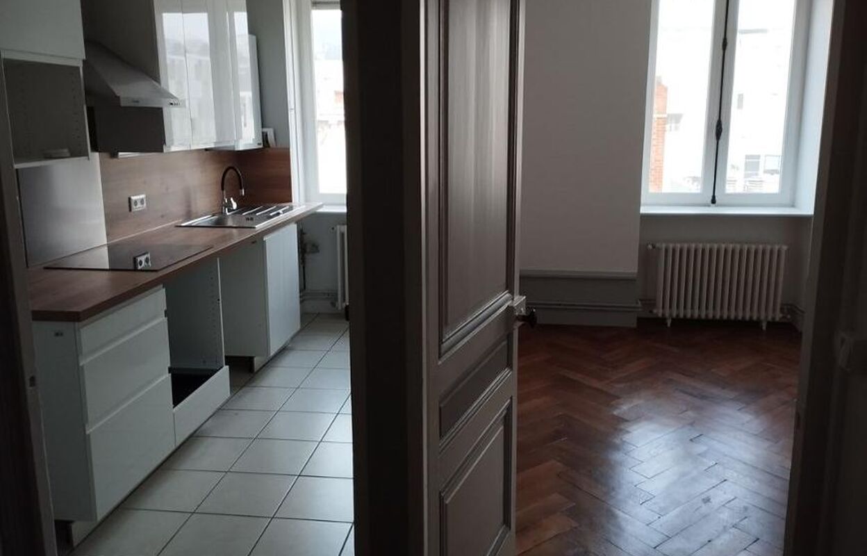 appartement 3 pièces 38 m2 à louer à Lyon 2 (69002)