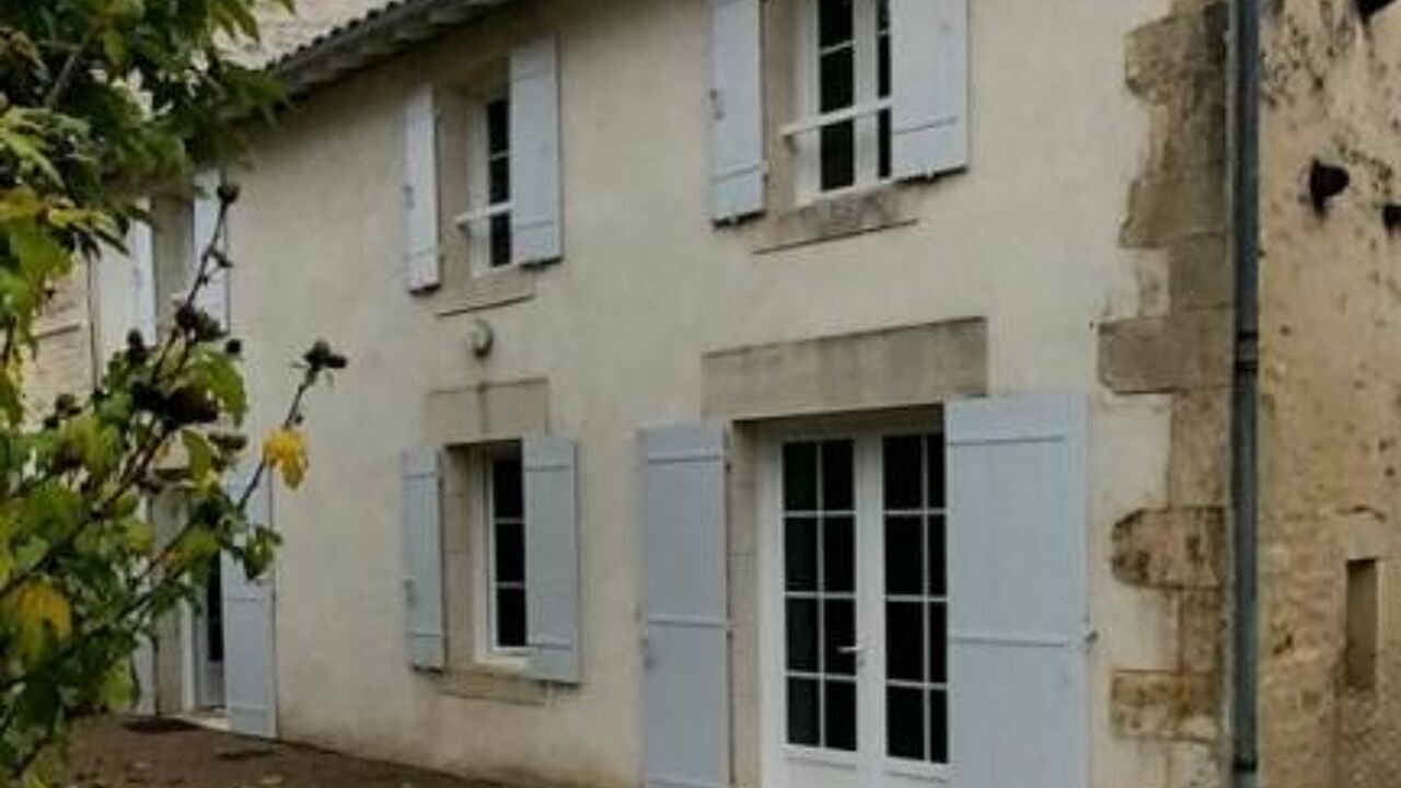 maison 4 pièces 103 m2 à louer à Grandjean (17350)