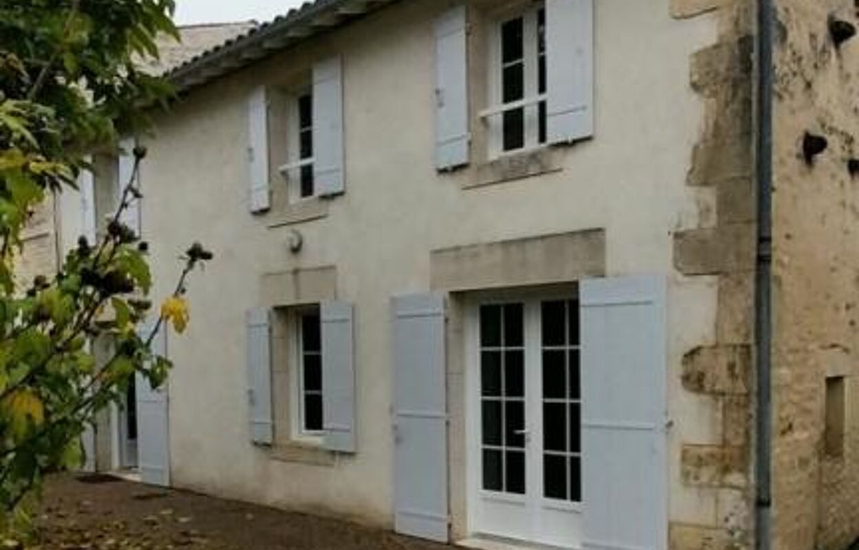 maison 4 pièces 103 m2 à louer à Grandjean (17350)