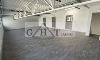 Local industriel  220 m² à louer à Vaux-le-Pénil (77000)