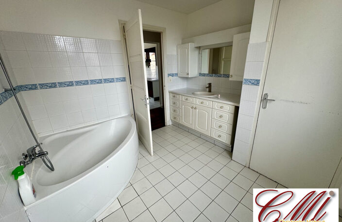 Spacieux appartement centre ville — photo 4