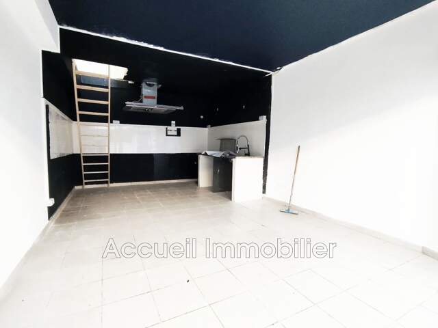 Murs commerciaux tous commerces d''environ 40 m².<BR>Étage aménag — photo du bien