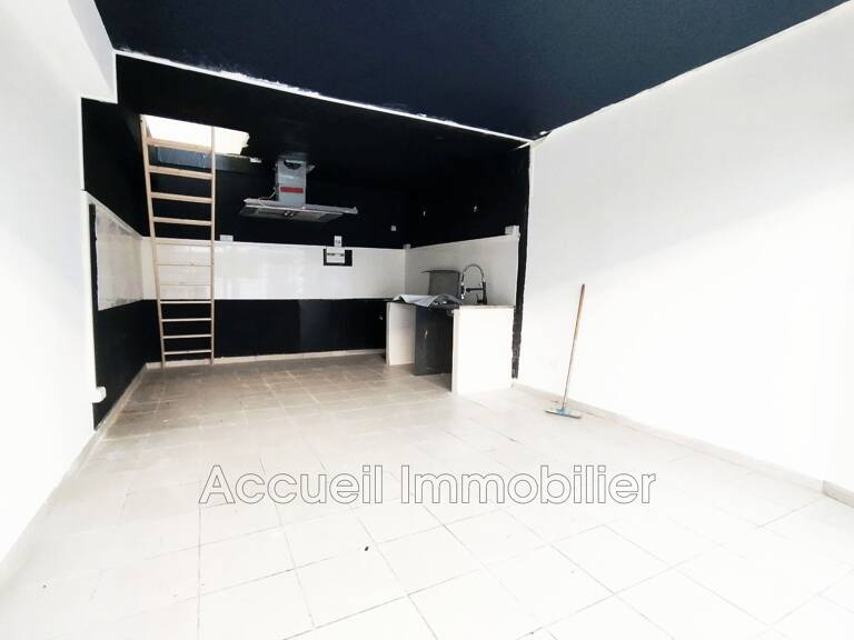 Murs commerciaux tous commerces d''environ 40 m².<BR>Étage aménag — photo 1