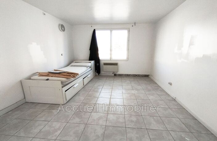 Murs commerciaux tous commerces d''environ 40 m².<BR>Étage aménag — photo 2