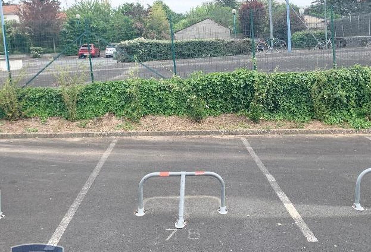 Location garage  14 m² à Joué-lès-Tours (37300) — photo 1