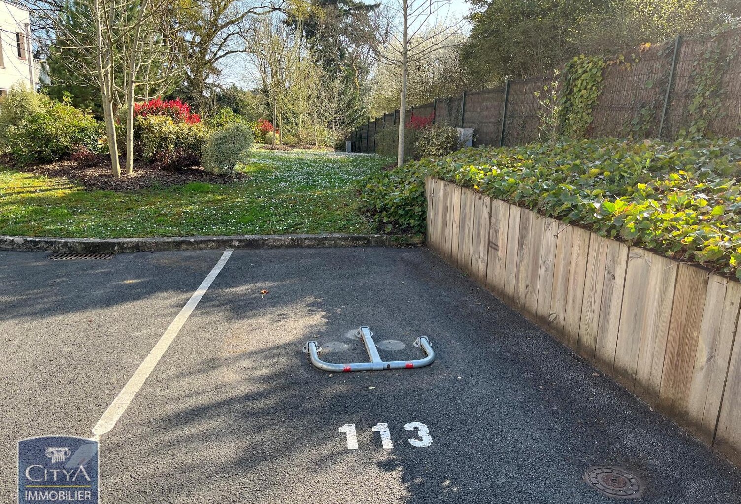 Location garage   à Saint-Cyr-sur-Loire (37540) — photo 1