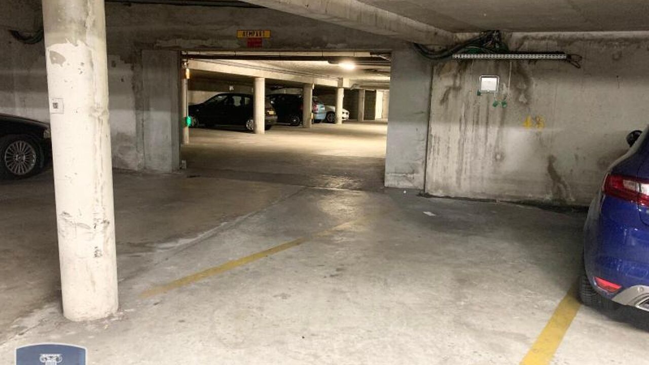 garage  pièces 14 m2 à louer à Tours (37000)