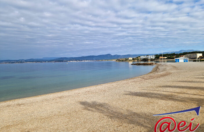 Plage et port du Brusc à 2 pas, vue mer — photo 3