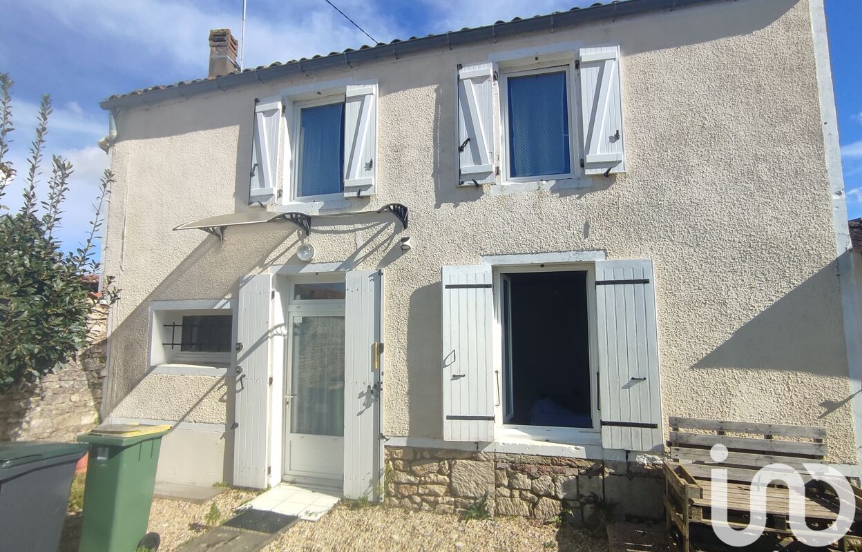 maison 6 pièces 125 m2 à vendre à Saint-Romain-de-Benet (17600)